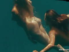 Free Kilo Movies presents: Kelly brook & jessica szohr nude & sexy - piranha - hd