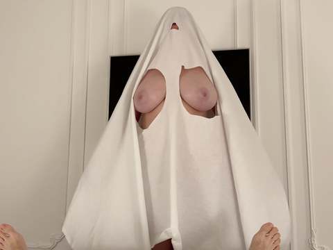 Free Kilo Movies presents: Fucked big titty ghost on halloween