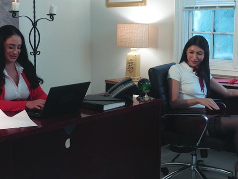 Free Kilo Movies presents: Big butt boss spreads legs to ride her coworker on the bed