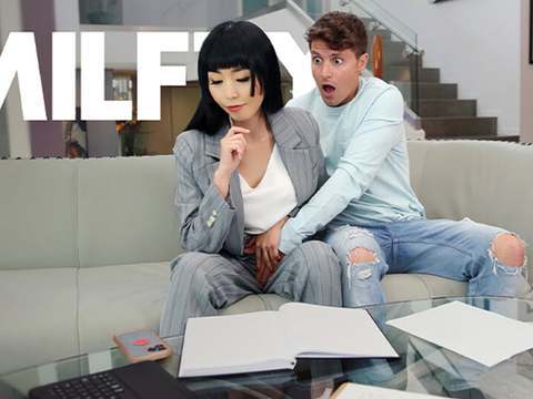Free Kilo Movies presents: My remorseful stepmom lets me touch her muff because she forgot about my birthday - mylf