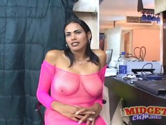 Free Kilo Movies presents: Black midget goes down on latina with curves